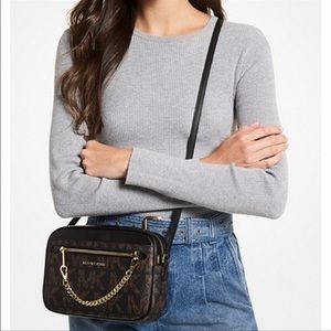 MICHAEL KORS LARGE EAST WEST ZIP CHAIN XBODY BLACK MULTI